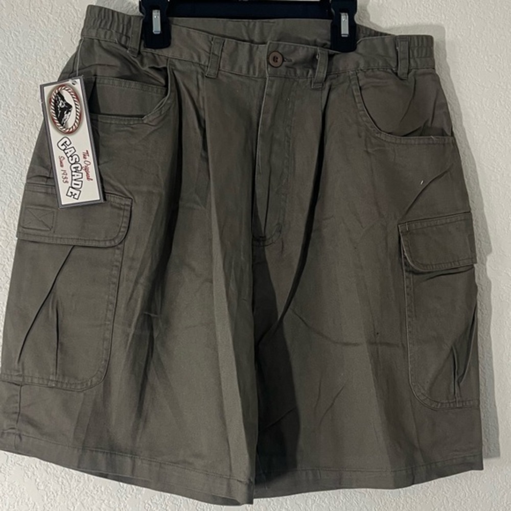 NWT Olive Green Men’s Cargo Shorts
